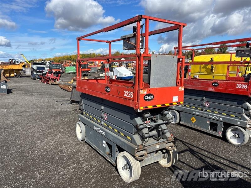 SkyJack SJIII3226 Scheren-Arbeitsbühnen