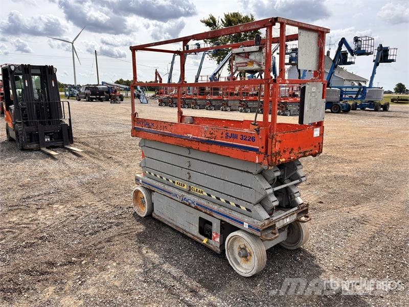 SkyJack SJIII3226 Scissor lifts