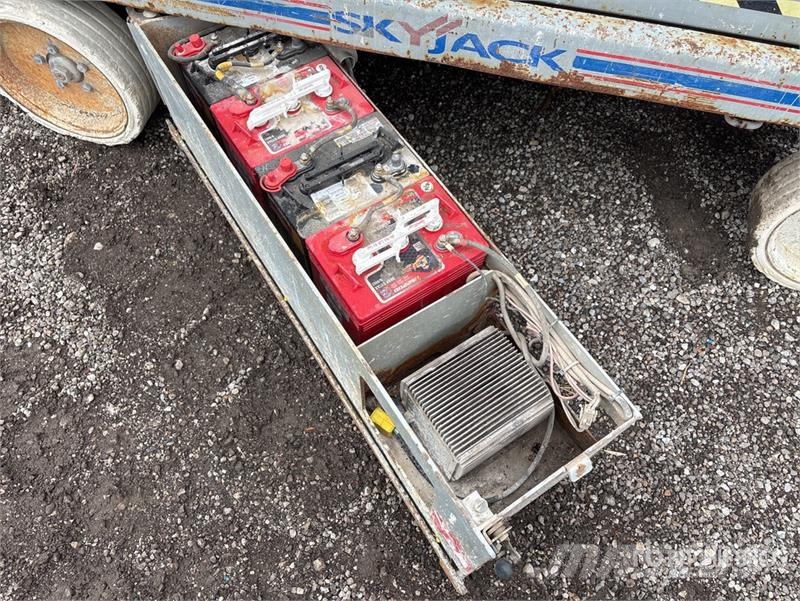 SkyJack SJIII3226 Scissor lifts