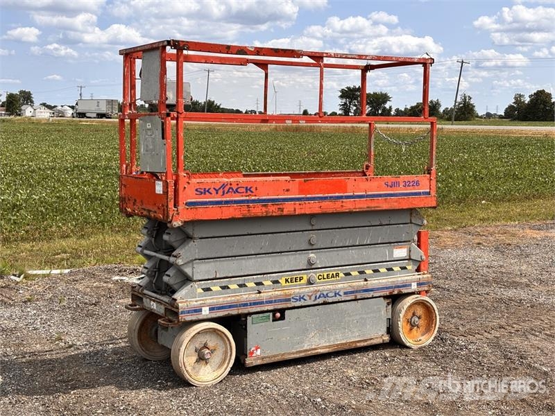 SkyJack SJIII3226 Scissor lifts