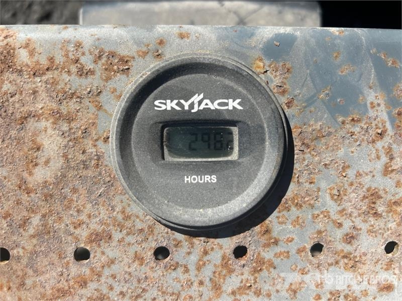 SkyJack SJIII3226 Šķerveida pacēlāji