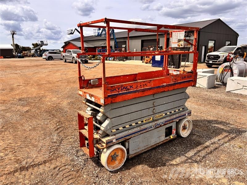 SkyJack SJIII3226 Scissor lifts