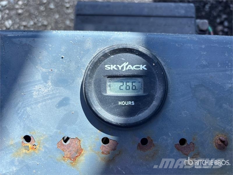 SkyJack SJIII3226 Scheren-Arbeitsbühnen