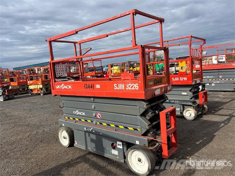 SkyJack SJIII3226 Škaraste platforme