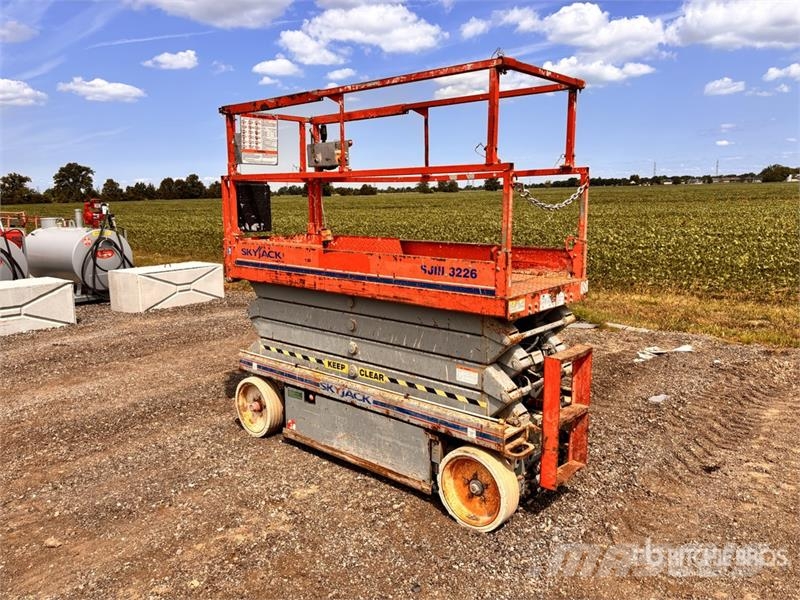 SkyJack SJIII3226 Scissor lifts