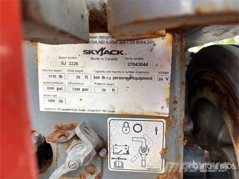 SkyJack SJIII3226 رافعات مقصية الشكل