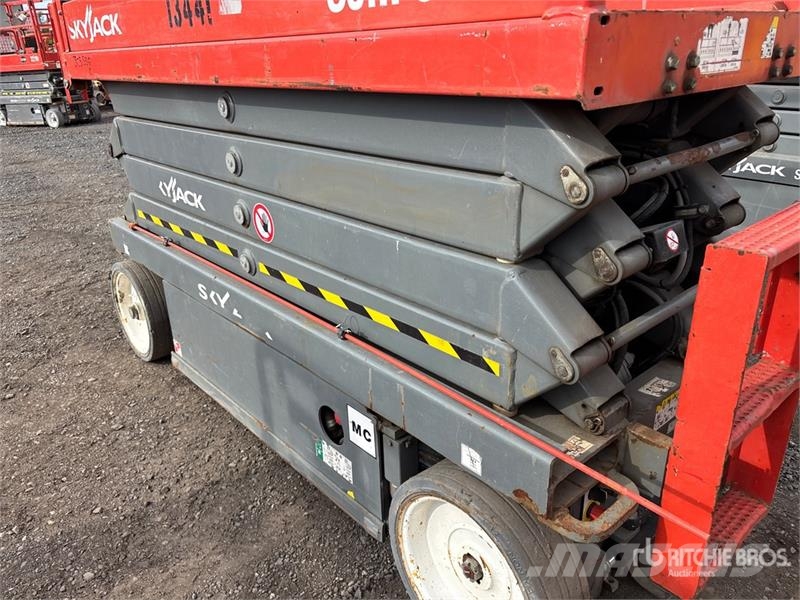 SkyJack SJIII3226 Škaraste platforme