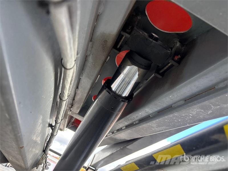 SkyJack SJIII3226 رافعات مقصية الشكل