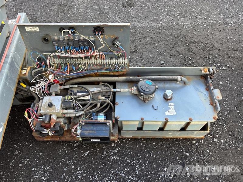SkyJack SJIII3226 رافعات مقصية الشكل