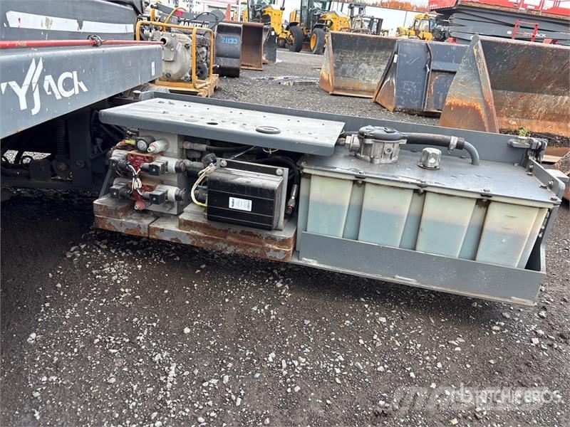 SkyJack SJIII3226 رافعات مقصية الشكل