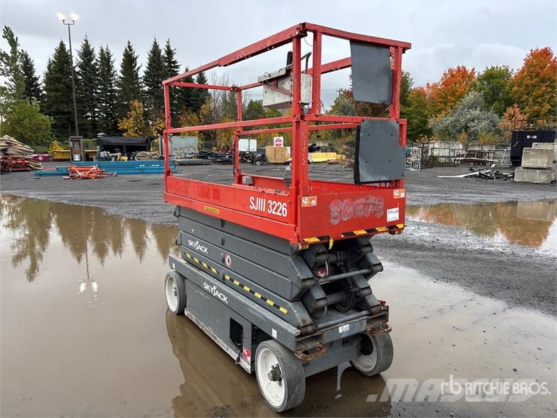 SkyJack SJIII3226 Šķerveida pacēlāji