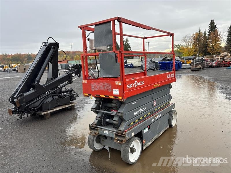 SkyJack SJIII3226 Šķerveida pacēlāji