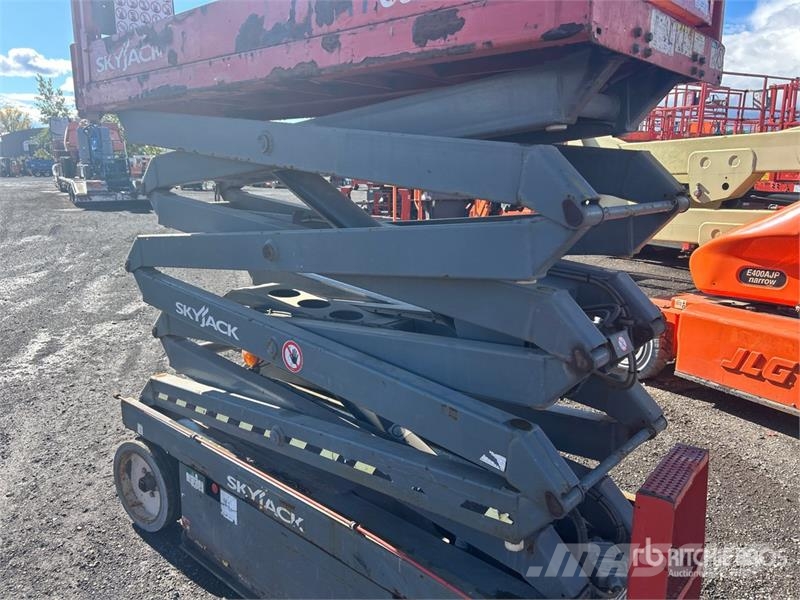 SkyJack SJIII3226 Šķerveida pacēlāji