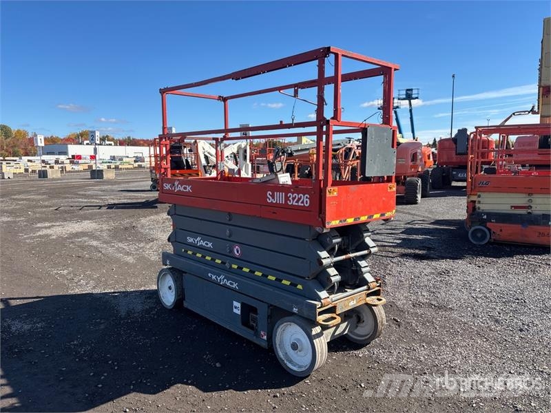 SkyJack SJIII3226 Scissor lifts