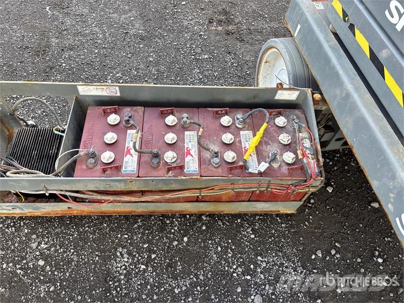 SkyJack SJIII3226 رافعات مقصية الشكل