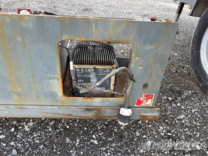 SkyJack SJIII3226 رافعات مقصية الشكل