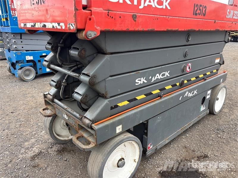 SkyJack SJIII3226 Electric Scissor Lift Šķerveida pacēlāji
