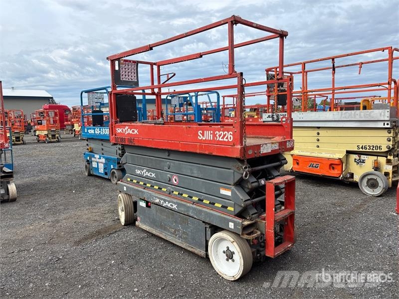 SkyJack SJIII3226 Electric Scissor Lift Šķerveida pacēlāji