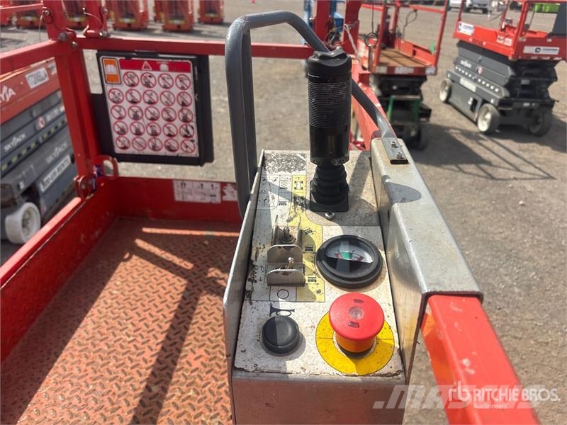 SkyJack SJIII3226 Electric Scissor Lift Saksilavat