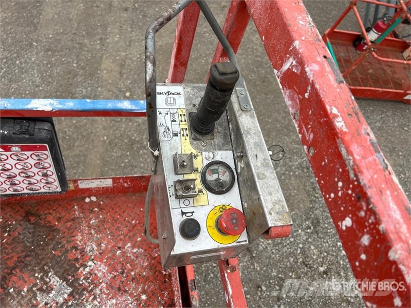 SkyJack SJIII3226 Electric Scissor Lift Scissor lifts