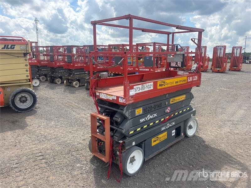 SkyJack SJIII3226 Electric Scissor Lift Saksilavat
