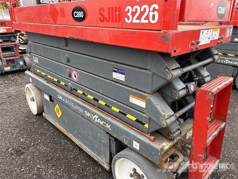 SkyJack SJIII3226 Electric Scissor Lift Ножничные подъемники