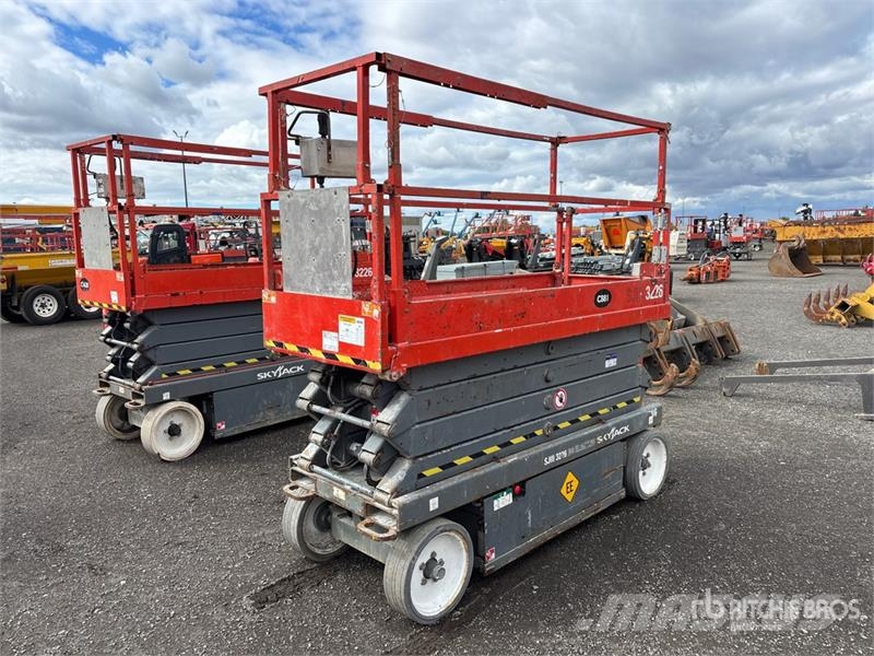 SkyJack SJIII3226 Electric Scissor Lift رافعات مقصية الشكل