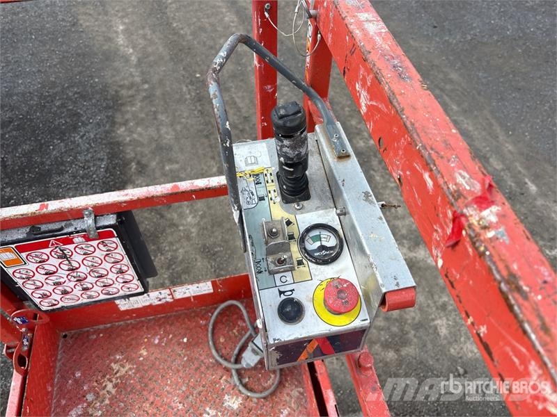 SkyJack SJIII3226 Electric Scissor Lift Šķerveida pacēlāji