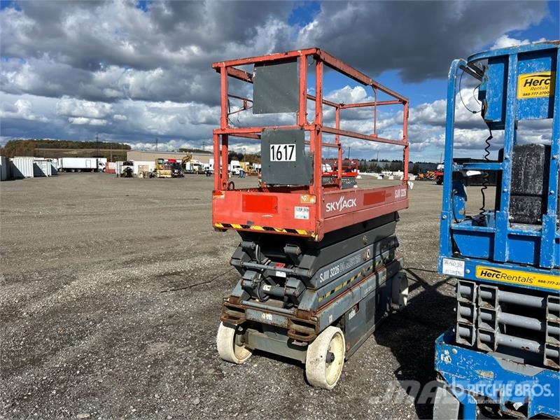 SkyJack SJIII3226 Electric Scissor Lift Šķerveida pacēlāji