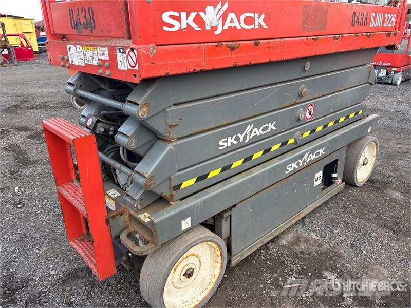 SkyJack SJIII3226 Electric Scissor Lift Šķerveida pacēlāji