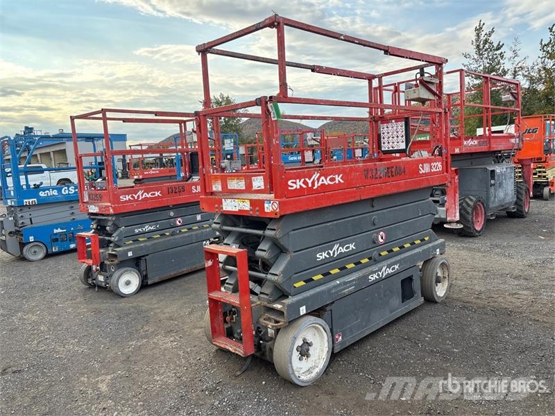 SkyJack SJIII3226 Electric Scissor Lift Scheren-Arbeitsbühnen