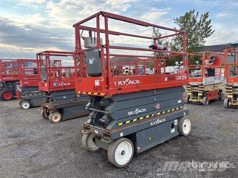 SkyJack SJIII3226 Electric Scissor Lift Šķerveida pacēlāji