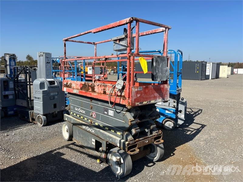 SkyJack SJIII3226 Electric Scissor Lift Šķerveida pacēlāji