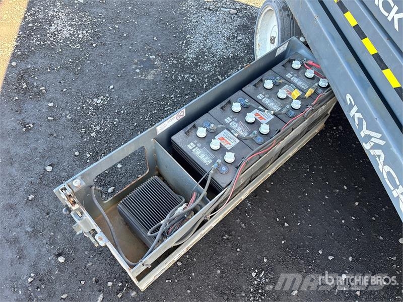 SkyJack SJIII3226 Electric Scissor Lift Škaraste platforme