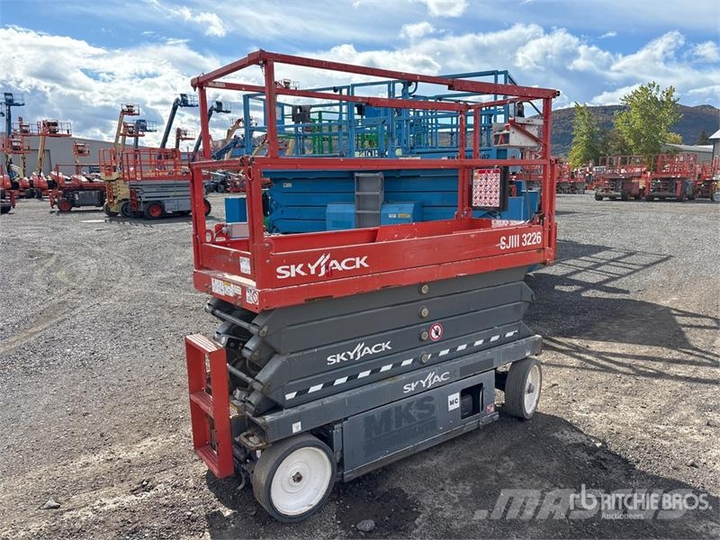 SkyJack SJIII3226 Electric Scissor Lift Šķerveida pacēlāji