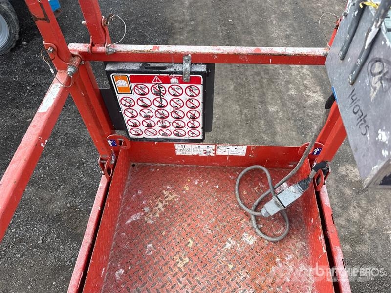 SkyJack SJIII3226 Electric Scissor Lift Šķerveida pacēlāji