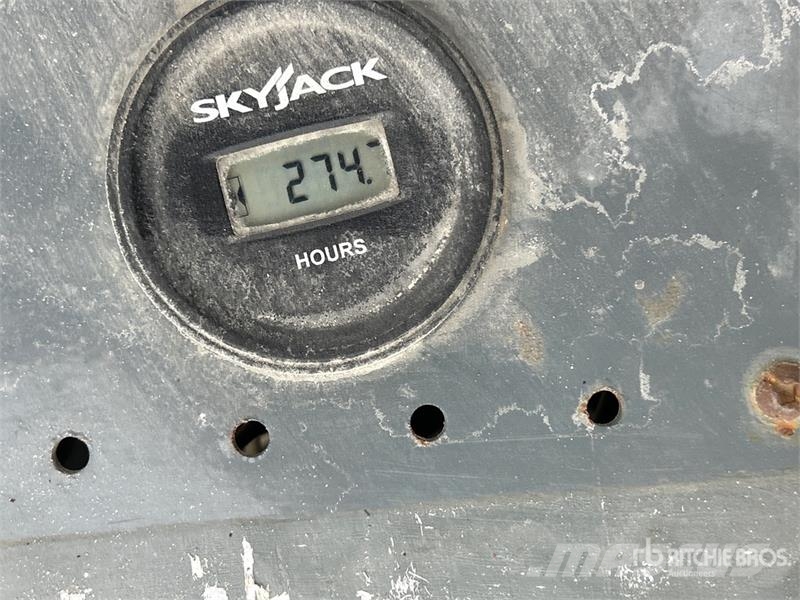 SkyJack SJIII3226 Electric Scissor Lift Scissor lifts