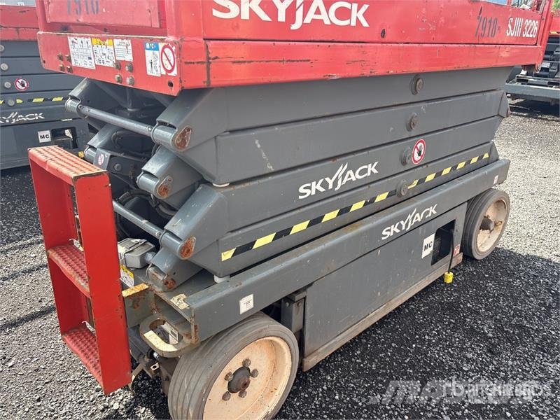 SkyJack SJIII3226 Electric Scissor Lift Scissor lifts
