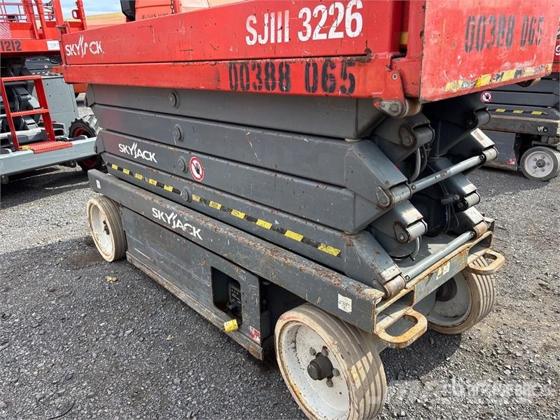 SkyJack SJIII3226 Electric Scissor Lift Šķerveida pacēlāji