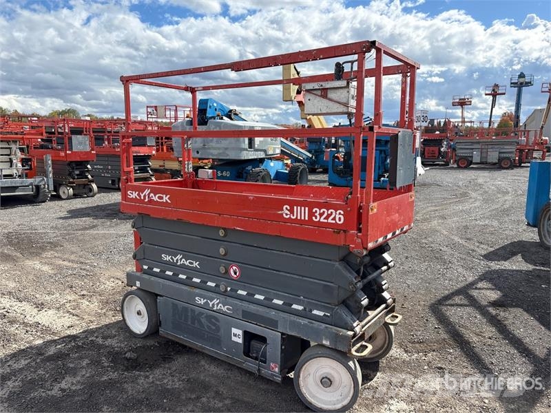 SkyJack SJIII3226 Electric Scissor Lift Šķerveida pacēlāji
