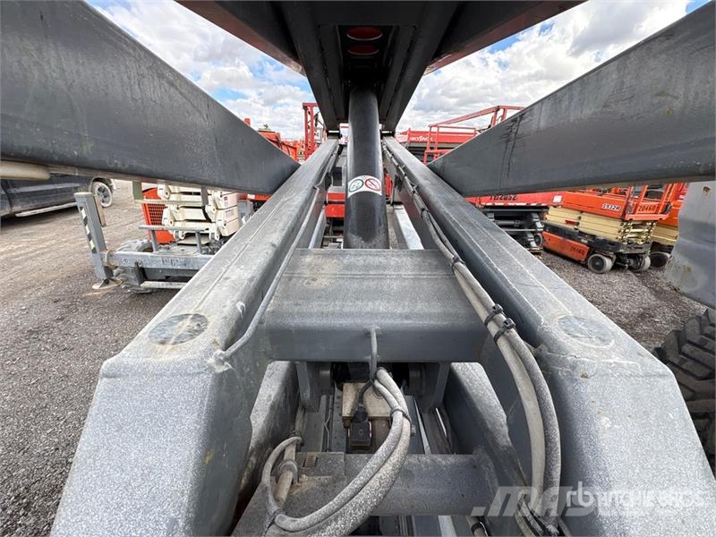 SkyJack SJIII3226 Electric Scissor Lift Šķerveida pacēlāji