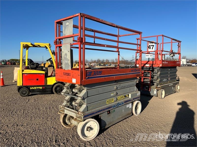 SkyJack SJIII3226 Electric Scissor Lift رافعات مقصية الشكل