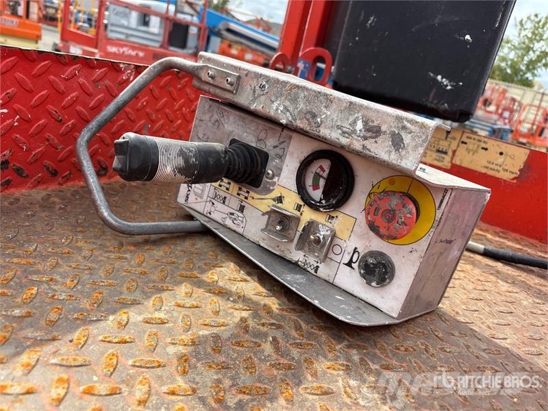 SkyJack SJIII3226 Electric Scissor Lift Šķerveida pacēlāji