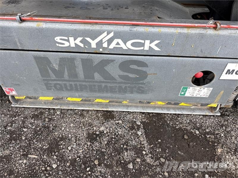 SkyJack SJIII3226 Electric Scissor Lift Šķerveida pacēlāji
