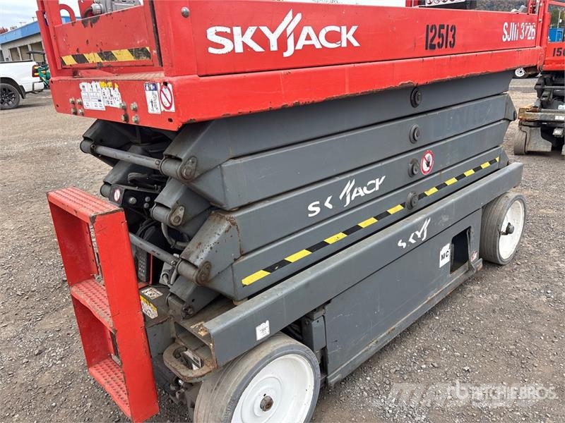 SkyJack SJIII3226 Electric Scissor Lift Šķerveida pacēlāji