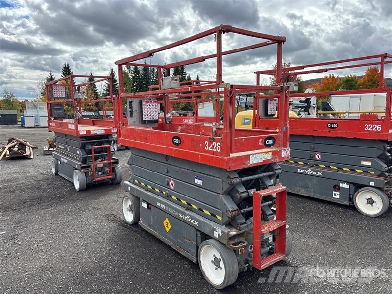 SkyJack SJIII3226 Electric Scissor Lift رافعات مقصية الشكل