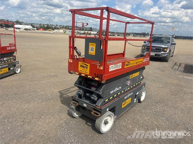 SkyJack SJIII3226 Electric Scissor Lift Saksilavat