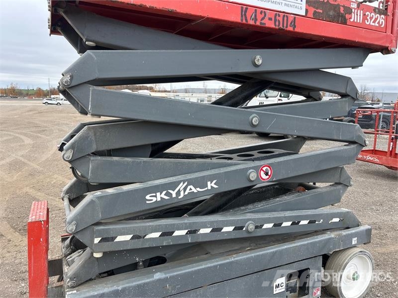 SkyJack SJIII3226 Electric Scissor Lift Scissor lifts