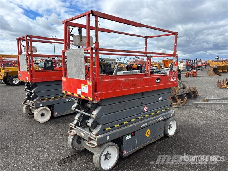 SkyJack SJIII3226 Electric Scissor Lift رافعات مقصية الشكل