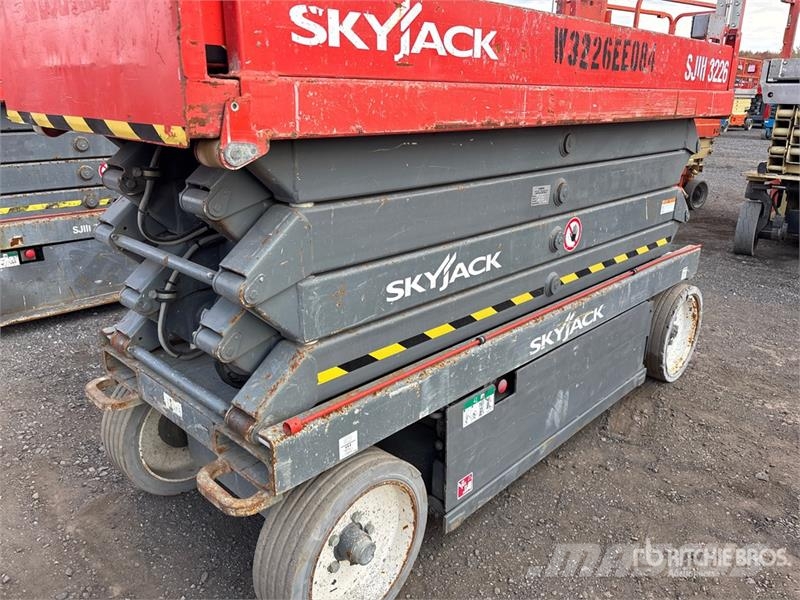 SkyJack SJIII3226 Electric Scissor Lift Scheren-Arbeitsbühnen